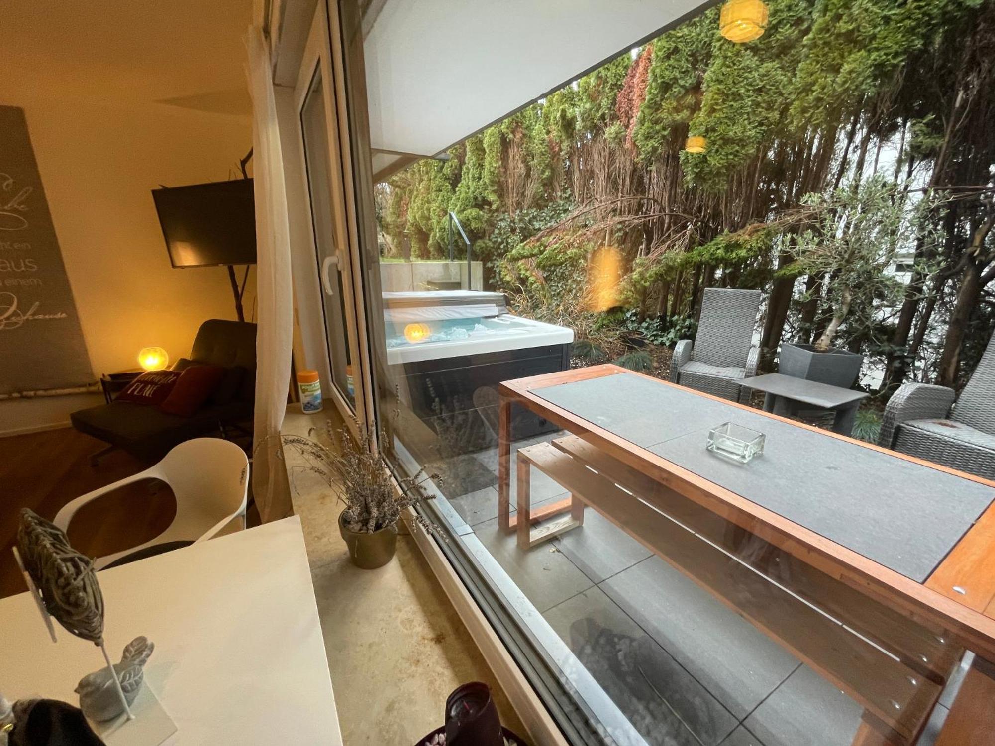 Rosmarin - Kuschelige Fewo - Romantik & Entspannung Im Whirlpool Auf Privater Terrasse, Ruhe & Hund Willkommen - By Ferienwohnenamsee - Юберлинген Екстериор снимка